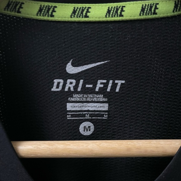 Nike Training Shirt - Picture 2 of 3